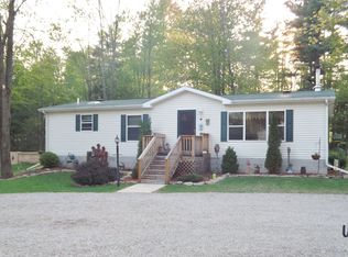 10653 Woodke Rd, Gillett, WI 54124
