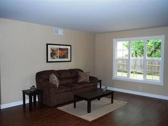 2nd image of 6354 Oakcreek Way