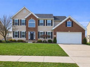 9062 Franklin Dr, North Ridgeville, OH 44039