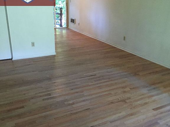 4th image of 8815 SW Terwilliger Blvd