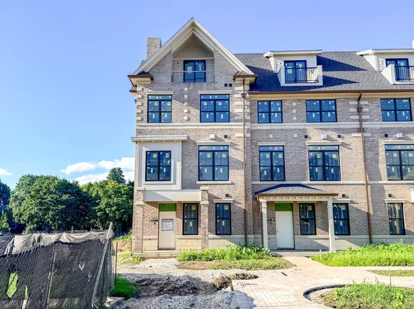 620 School St Unit 7, Naperville, IL 60540