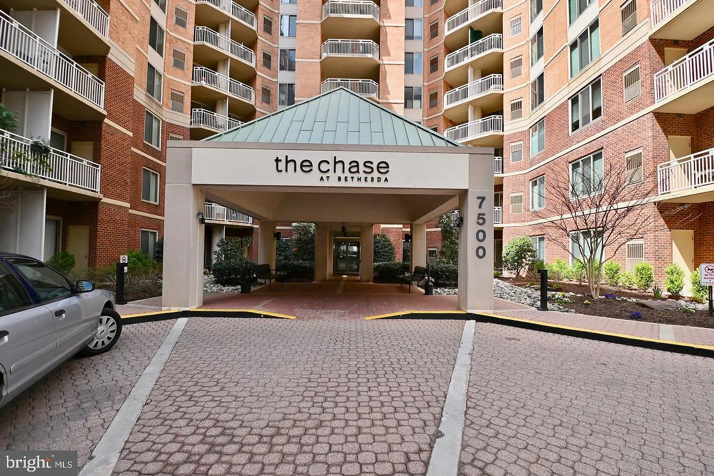 Chase At Bethesda Codm — Photo 2