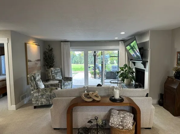 5025 Karen Dr #105, Panora, IA 50216