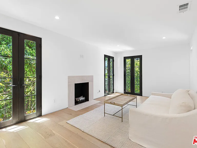 1001 Hanover Dr — Photo 24