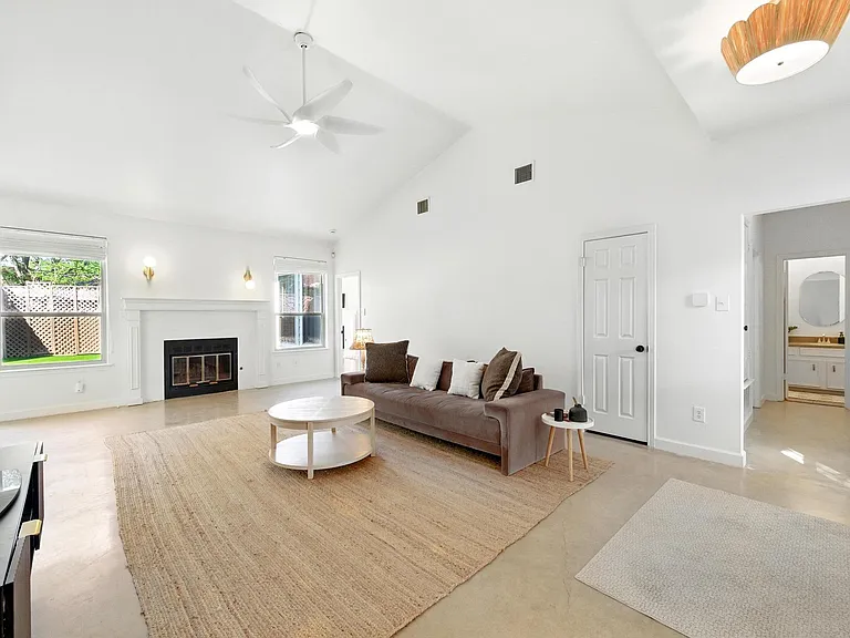 5807 Convict Hill Rd — Photo 4