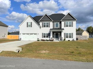 206 Joyland Dr, Pikeville, NC 27863
