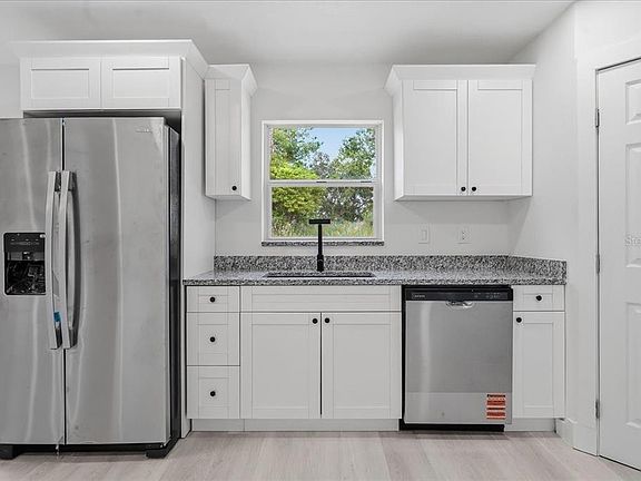 5th image of 12493 KILLIAN STREET