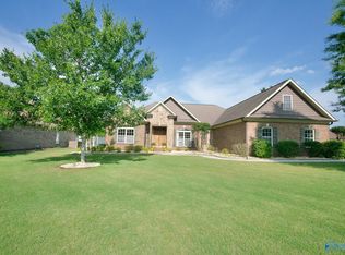 150 Little Creek Cir, Decatur, AL 35603