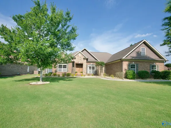 150 Little Creek Cir, Decatur, AL 35603