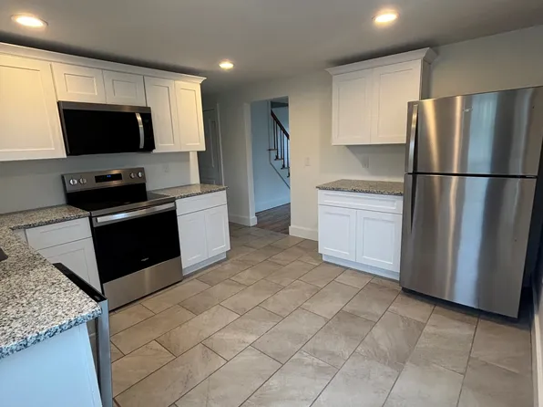 10 Manuel Ave, Johnston, RI 02919
