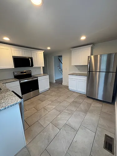 10 Manuel Ave Photo 1
