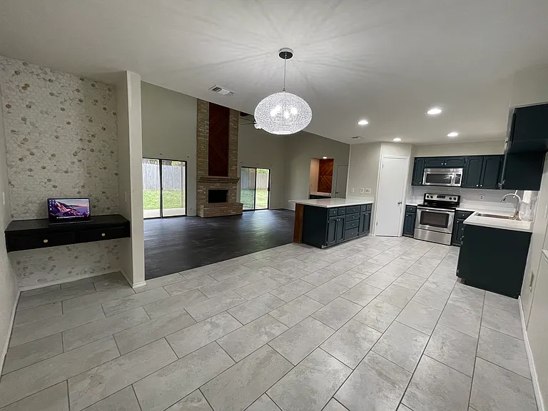 6158 Desert Trail St — Photo 8