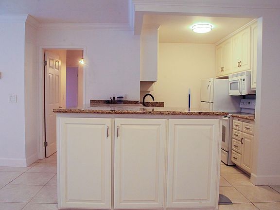 3rd image of 7777 W 91st St Unit B3157