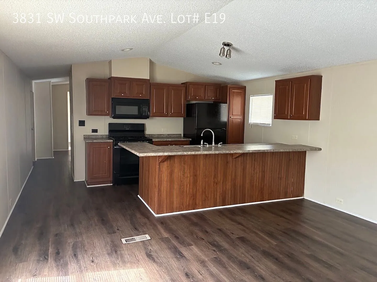 3 bed, 2.0 bath, 1152 sqft, $1,025 — Photo 4