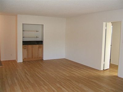 4th image of 1950 Pelham Ave APT 15