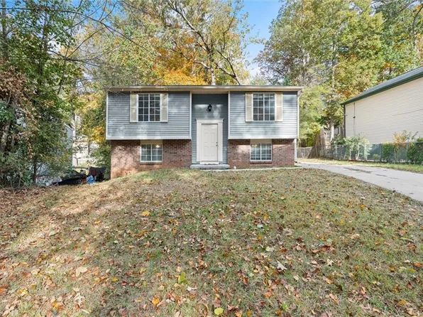 2116 Scarbrough Rd, Stone Mountain, GA 30088