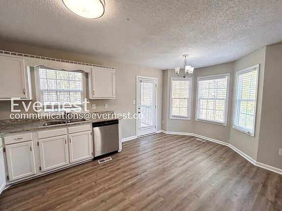5th image of 321 Sadler Dr