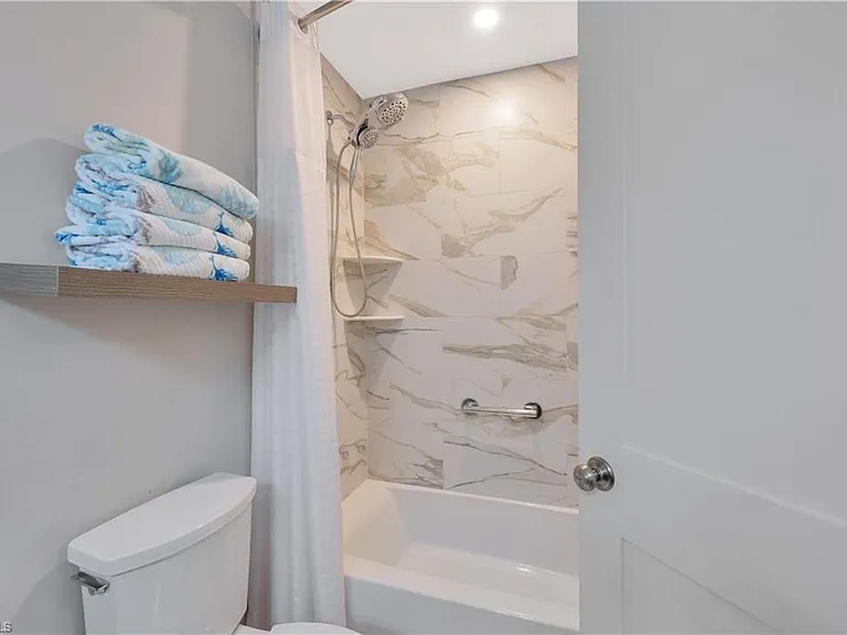 583 Beachwalk Cir #Q-203 — Photo 18