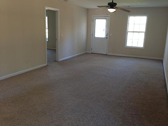 2nd image of 101 Lindsay Ct #B