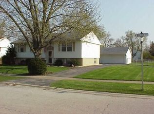 236 E Birch Dr, Glenwood, IL