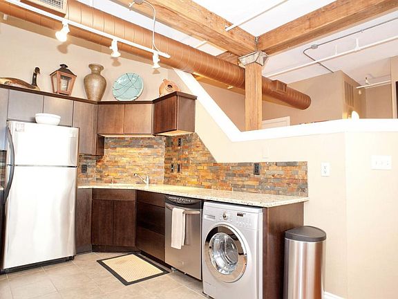 4th image of 312 W 8th St #501