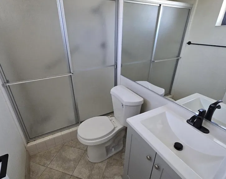 10521 W Loma Ln — Photo 17