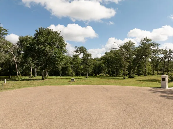 9670 Windsor Ave, Iola, TX 77861