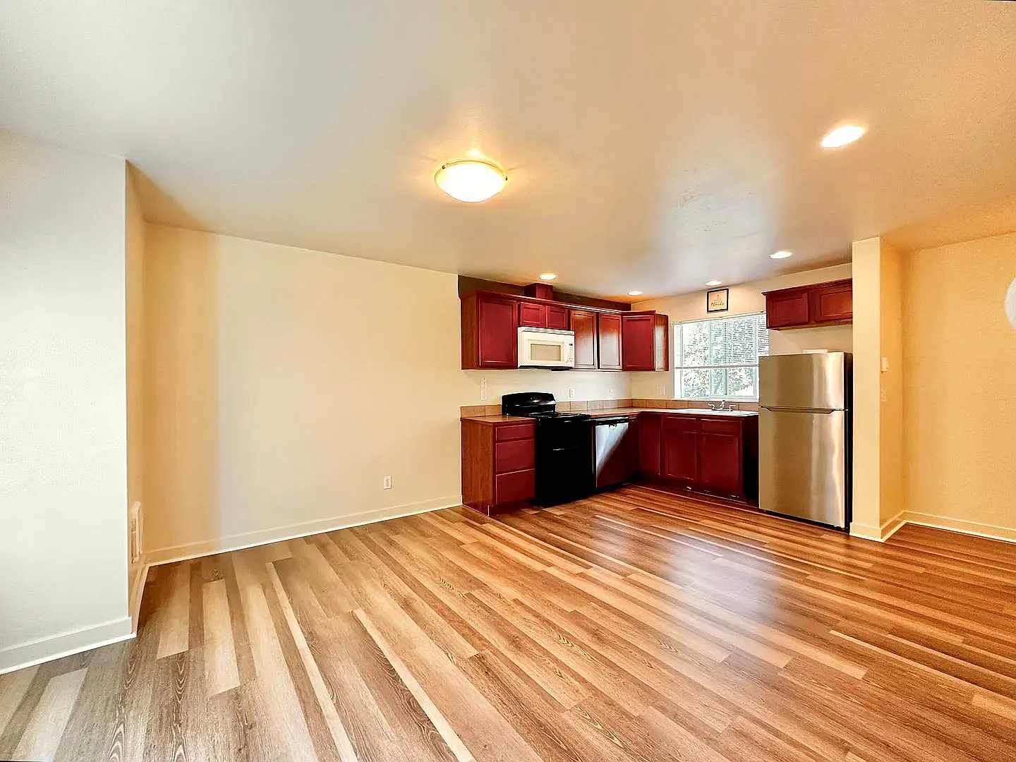 4218 Pasadena Pl NE — Photo 2