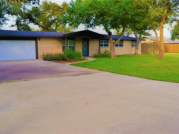 2nd image of 218 Myrtle Ln