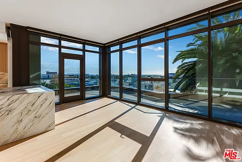 700 Broadway #Penthouse 815 Photo 1