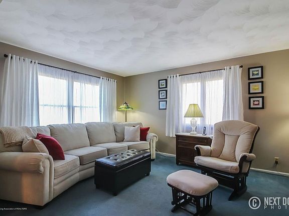 2nd image of 5019 Plum Hollow Dr