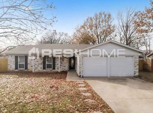 7324 Maple Dr, North Richland Hills, TX 76180