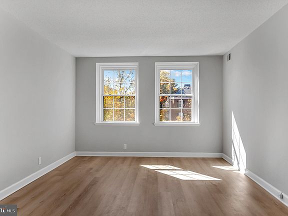 4th image of 2919 S Buchanan St APT B1