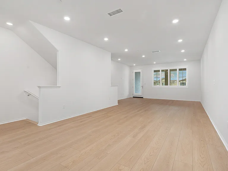16195 Plumeria Ln — Photo 2