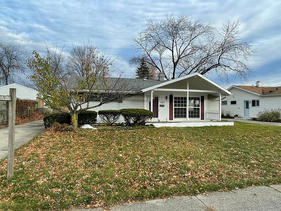 3227 Boynton Ave