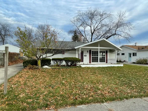 3227 Boynton Ave, South Bend, IN 46615