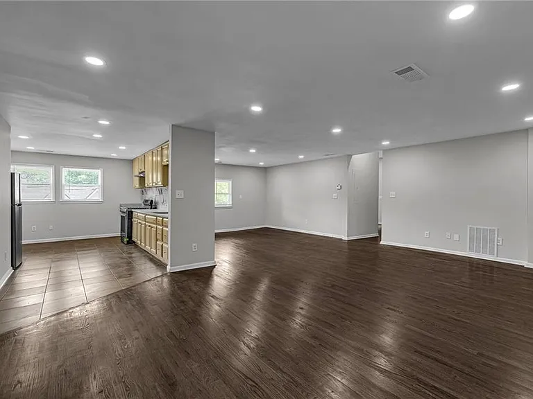 660 Queen St SW #A — Photo 34