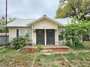 704 S 2nd St, Bangs, TX 76823
