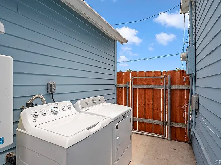 586 Del Mar Ave — Photo 30
