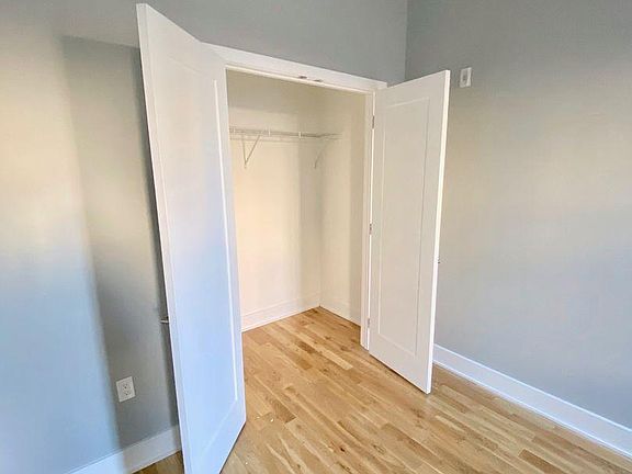 2nd image of 1521-23 W Girard Ave #2O4