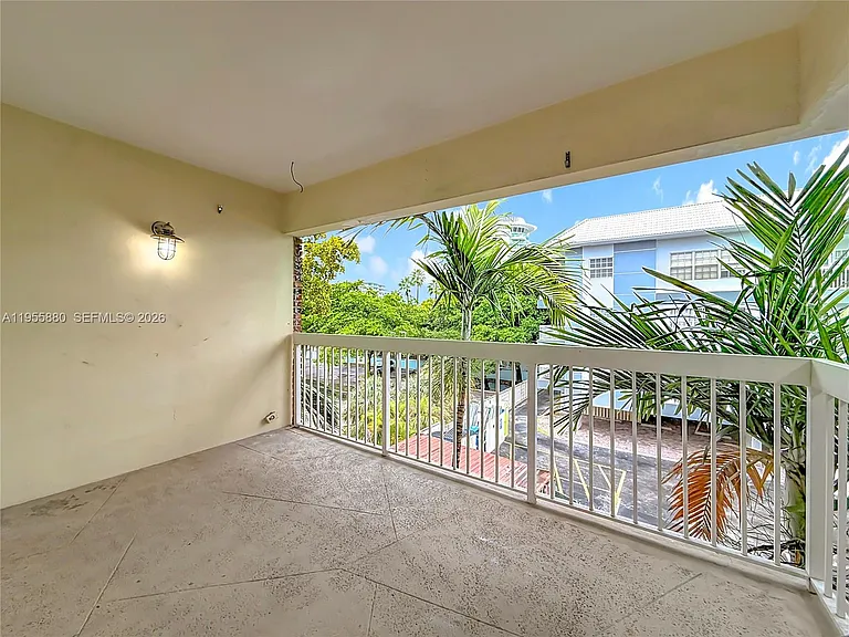 2424 SE 17th Cswy #312B — Photo 37