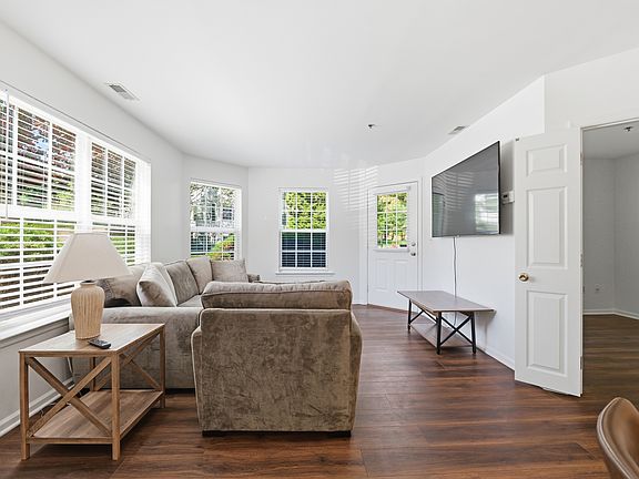 4th image of 5301 Tudor Dr