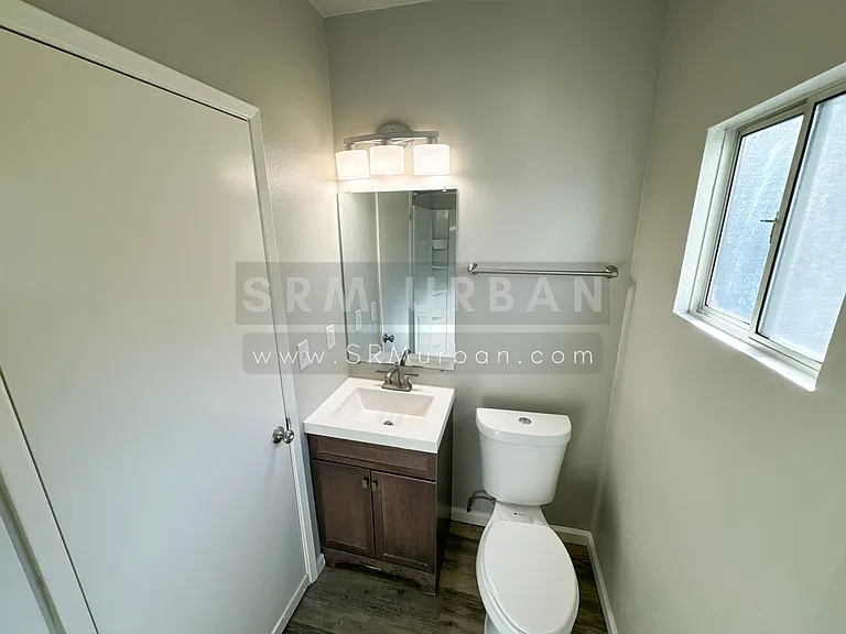 1708 State St — Photo 16