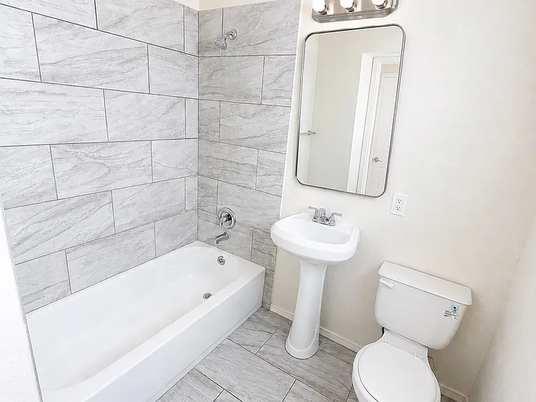 2312 E Commonwealth Ave #3 — Photo 5