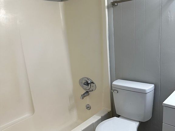5th image of 2931 Edgewood Ave APT 7