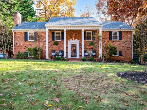 210 Woodbourne Dr, Lynchburg, VA 24502