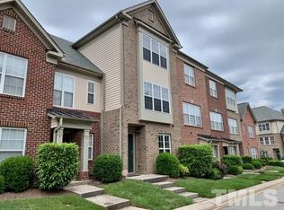 9810 Castain Dr, Raleigh, NC 27617