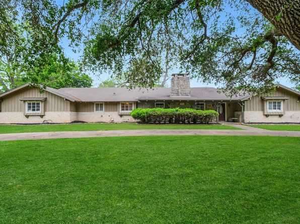 36602 Hondo Rd, Wallis, TX 77485