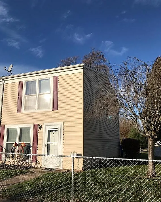 515 Daisy Dr photo 1