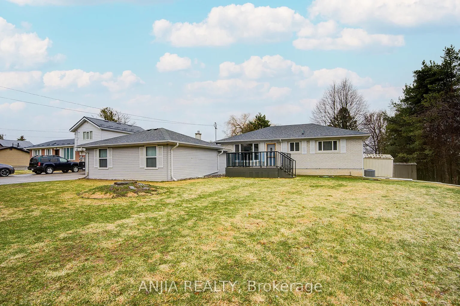 1369 Ravenshoe Rd photo 1